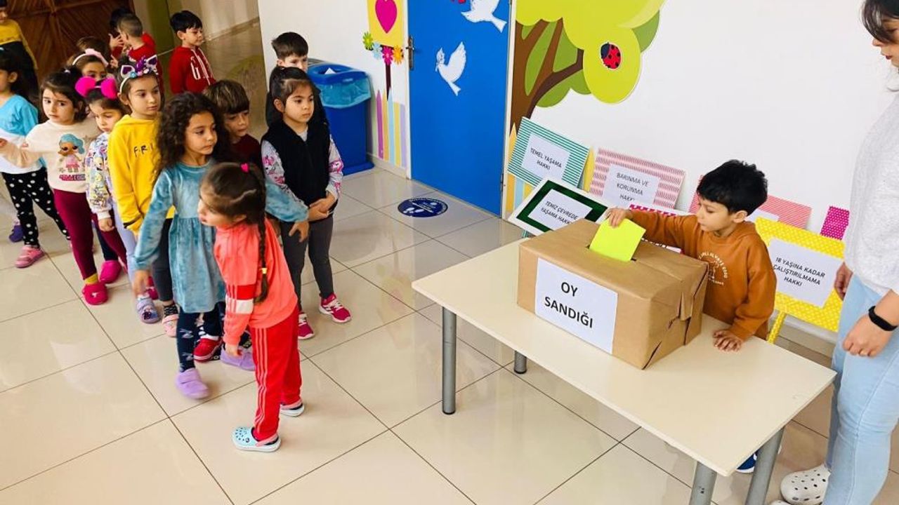 Mezitli'de 'çocuk meclisleri' kuruldu