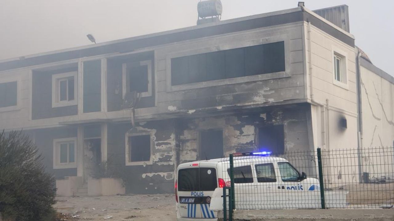 Adana'da kimya fabrikasındaki yangın söndürüldü