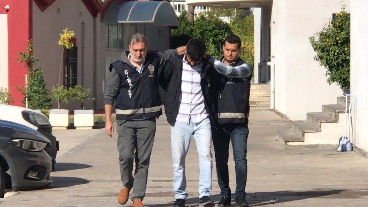 Adana'da eşine şiddet uygulayan koca, yoldan geçen 2 kişiden birini öldürdü diğerini yaraladı