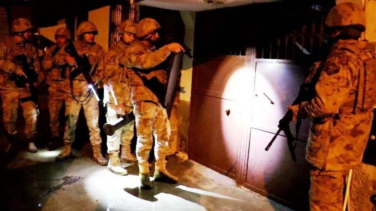 Mersin'de terör operasyonunda 6 şahıs tutuklandı