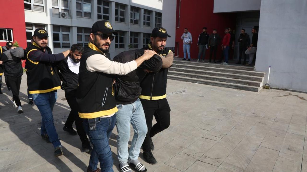 Adana'da bir kişiyi kaçırıp işkence yapan 5 şüpheli tutuklandı: Biri parti il başkanı