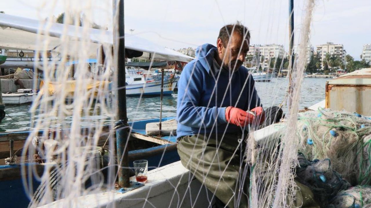 Balıkçıların zorlu ağ mücadelesi