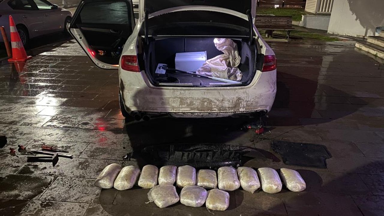 Adana'da tamponda 11 kilo 776 gram uyuşturucu ele geçirildi: 2 şüpheli tutuklandı