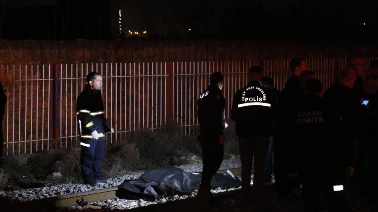 Adana’da trenin çarptığı genç öldü