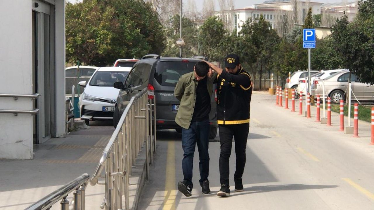 Adana'da alacak-verecek kavgasında, sokakta yürüyenleri vuran şüpheli yakalandı