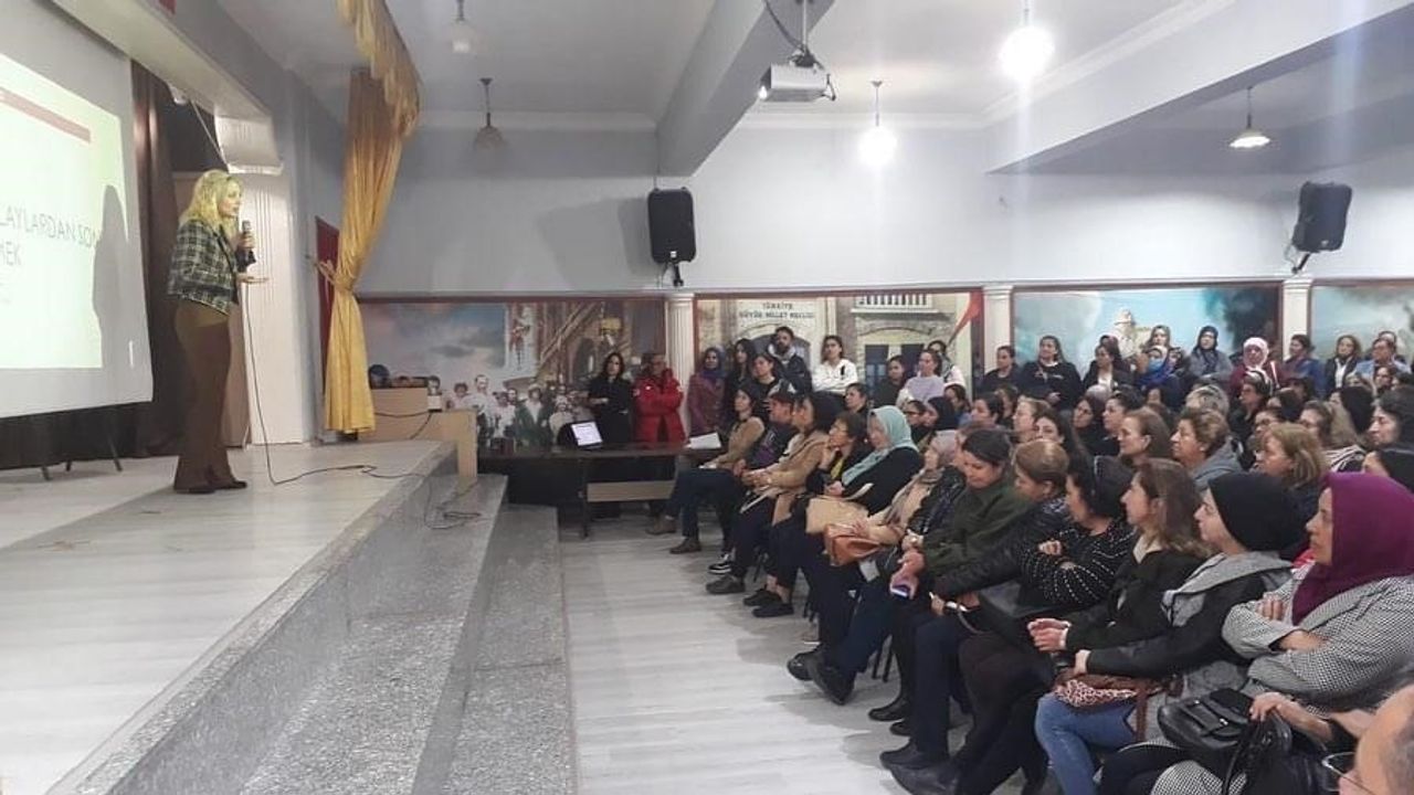 Adana Ceyhan'da “Deprem sonrasında psikolojik sağlamlık” semineri