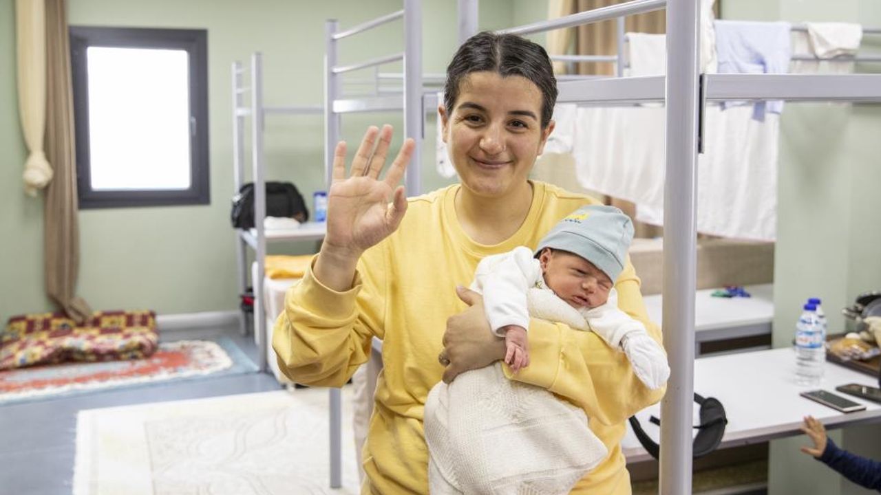 35 haftalık hamileyken depreme yakalandı, haftalar sonra Mersin'de doğum yaptı