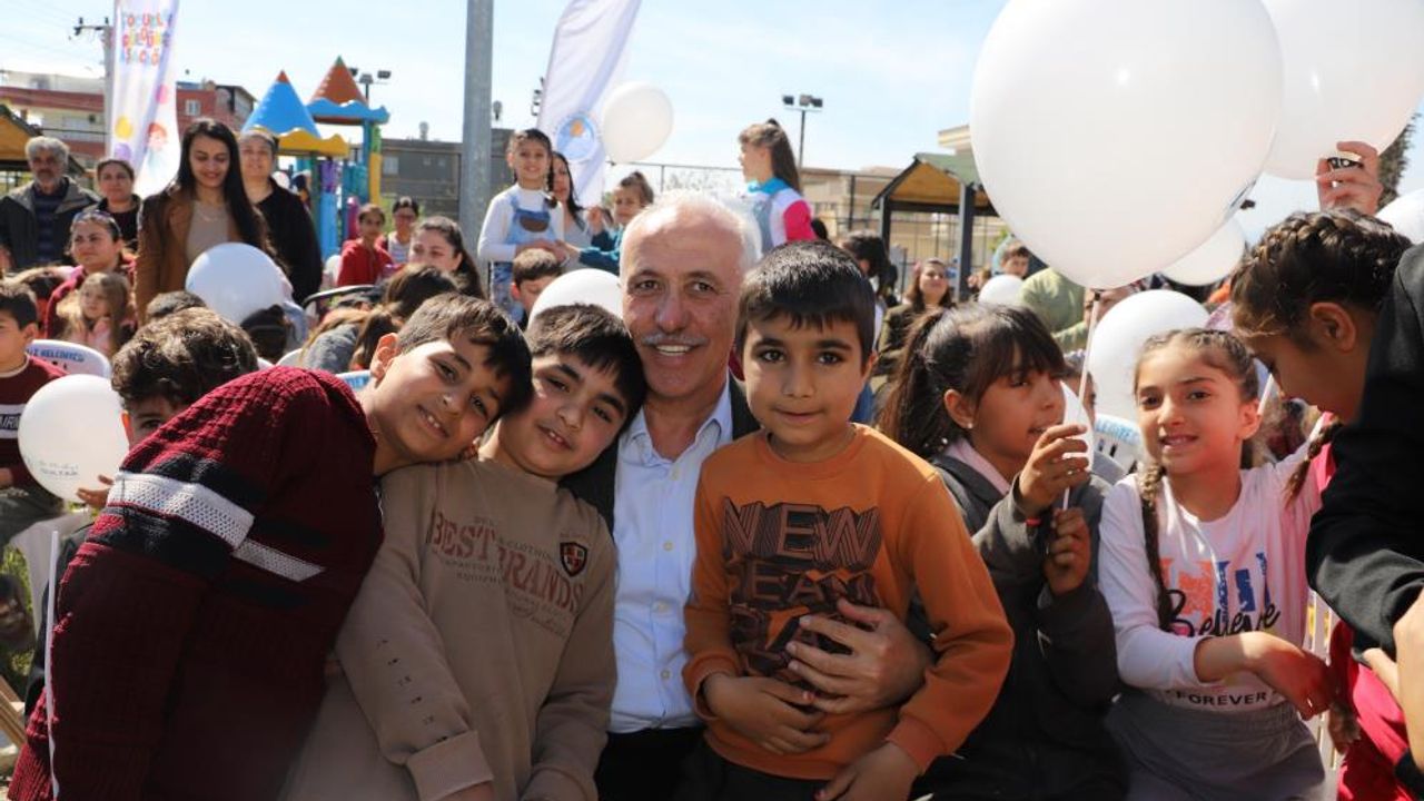 Akdeniz Belediyesinden depremzede çocukların yüzünü güldüren etkinlik