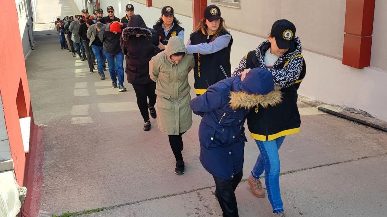 Adana merkezli 7 ilde sahte polislere operasyon: 22 kişi tutuklandı