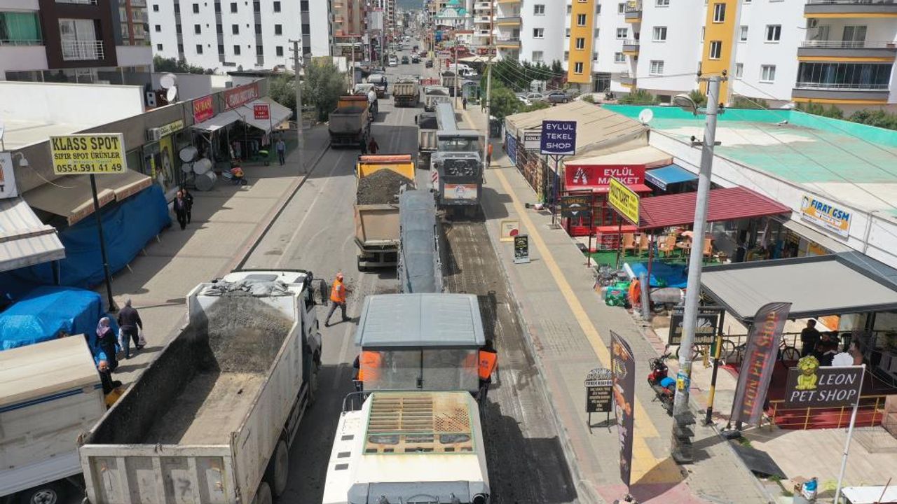 Mersin'de yol ve asfalt çalışmaları sürüyor