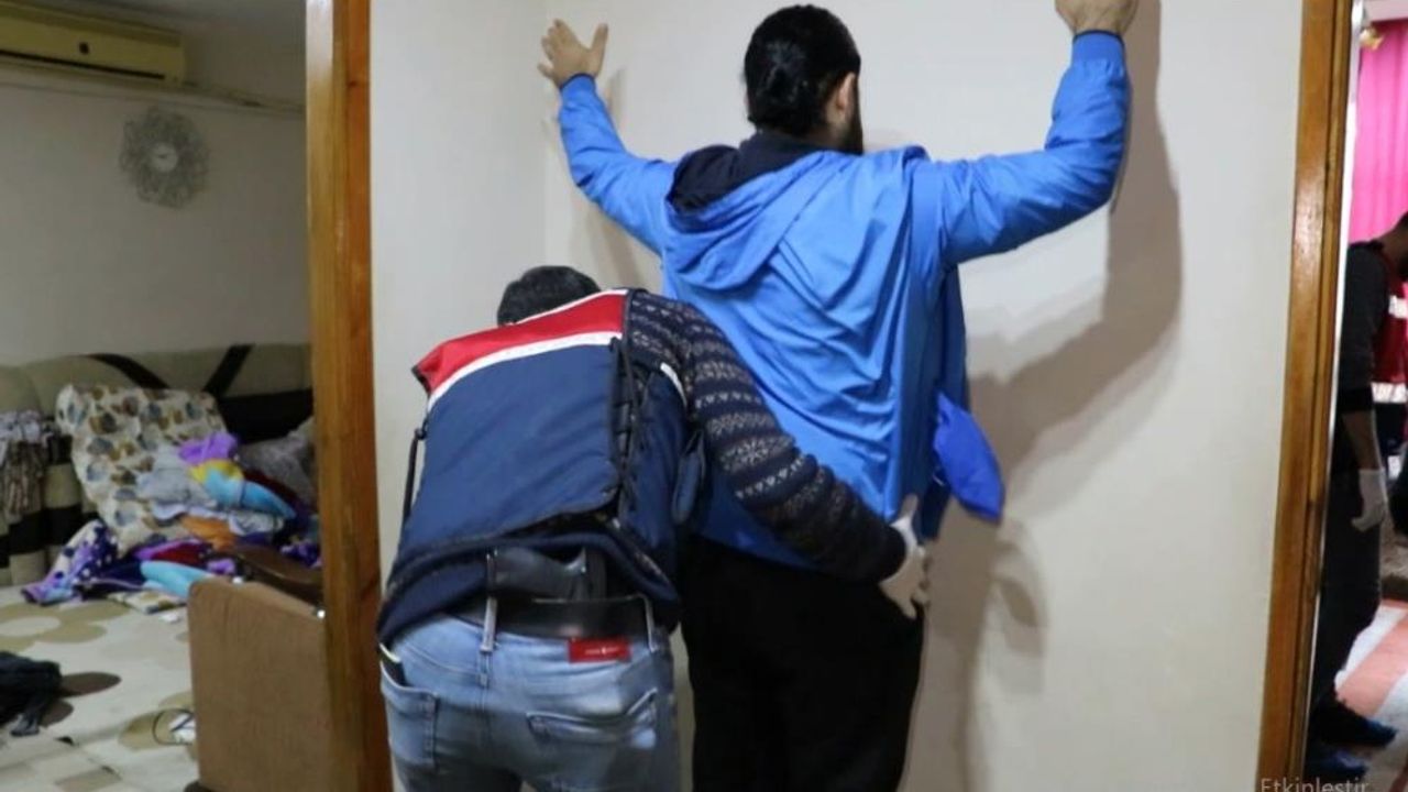 Mersin'de DEAŞ operasyonu: 4 gözaltı