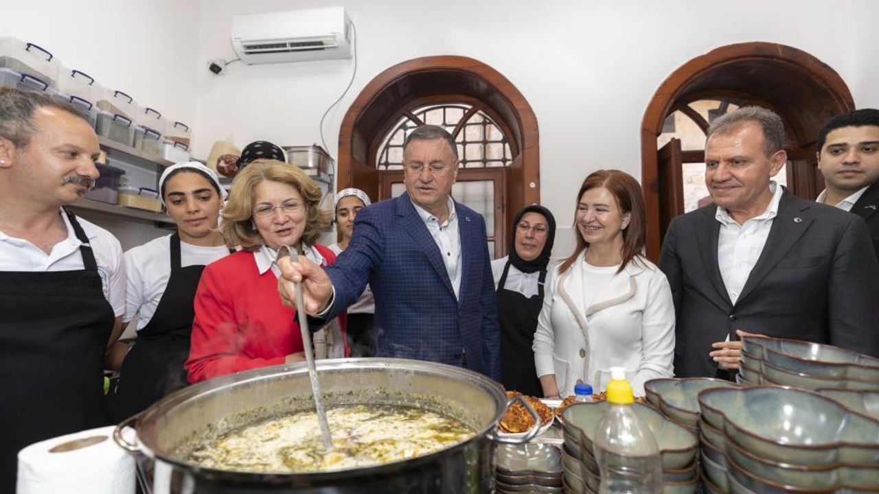 Depremde yıkılan Hatay Gastronomi Evi, Mersin'de açıldı