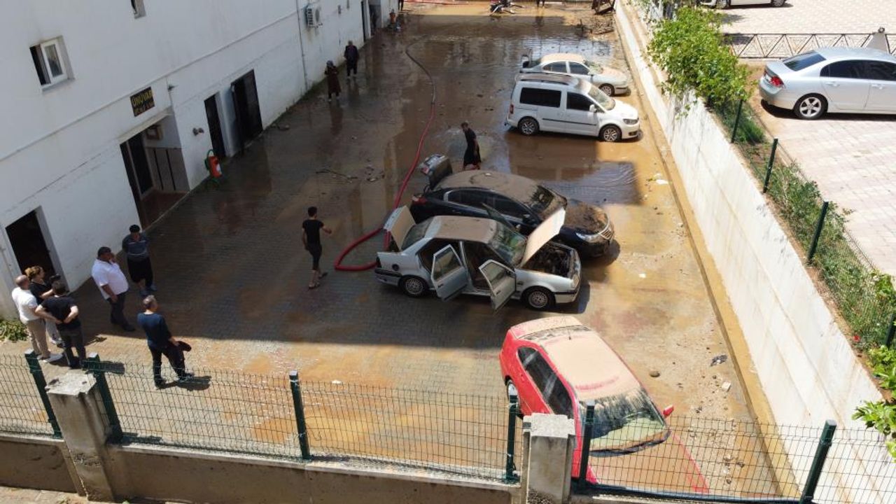 Adana Kozan'da selin ardından son durum görüntülendi