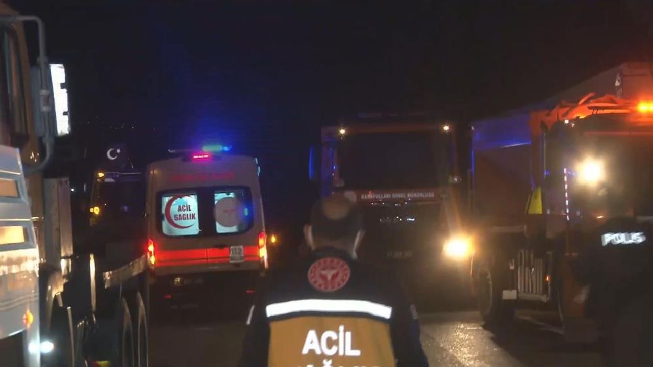 Adana'da 7 kişinin öldüğü kazada bir kişi ambulans kaçırdı, o anlar anbean kameraya yansıdı