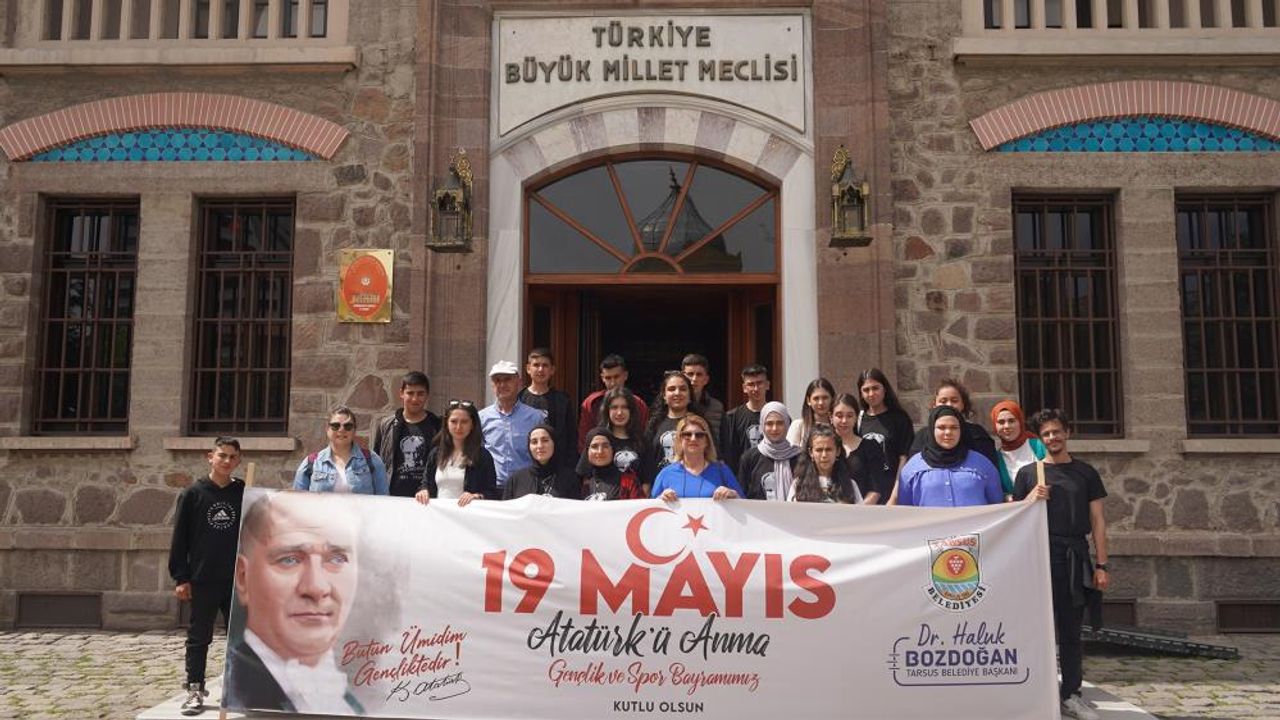 Tarsus Belediyesi köy okullarındaki öğrencileri Ankara gezisine götürdü