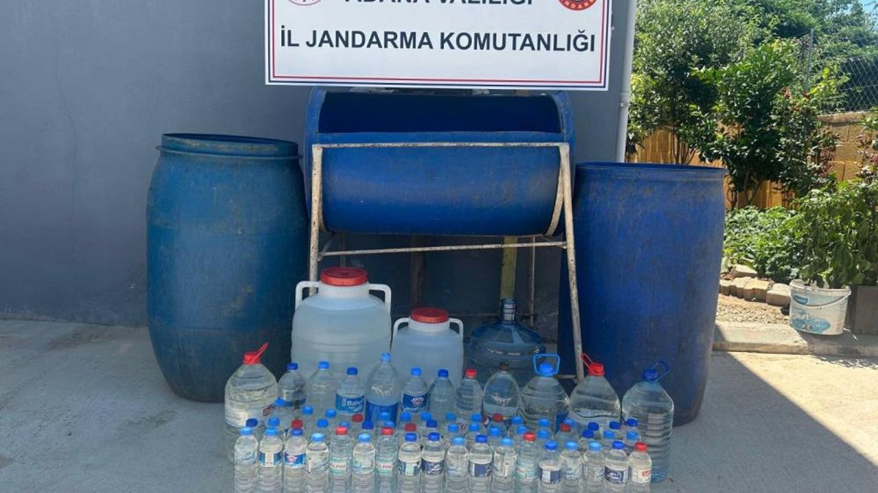Adana’da bin 50 litre sahte içki ele geçirildi