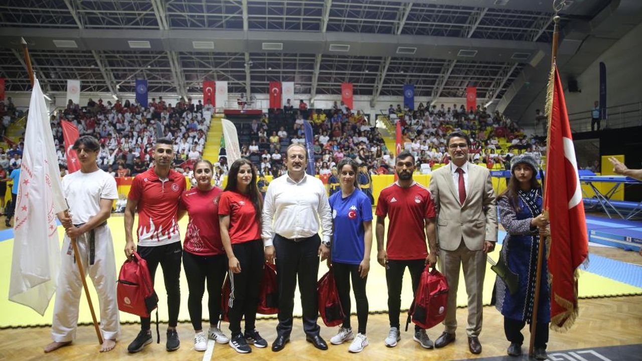 Mersin'de spor okulları ve engelsiz spor okullarının açılışı yapıldı