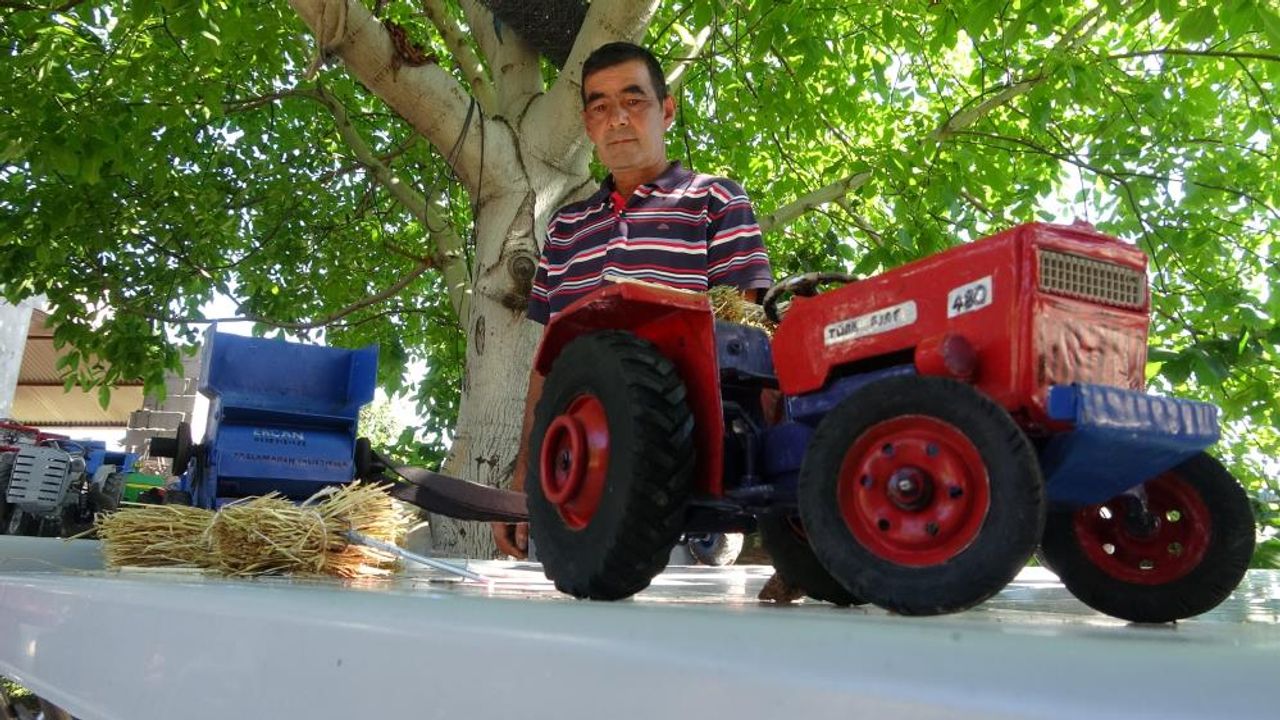 Mersin'de çiftçinin muhteşem yeteneği: Atık malzemeleri oyuncaklara dönüştürüyor
