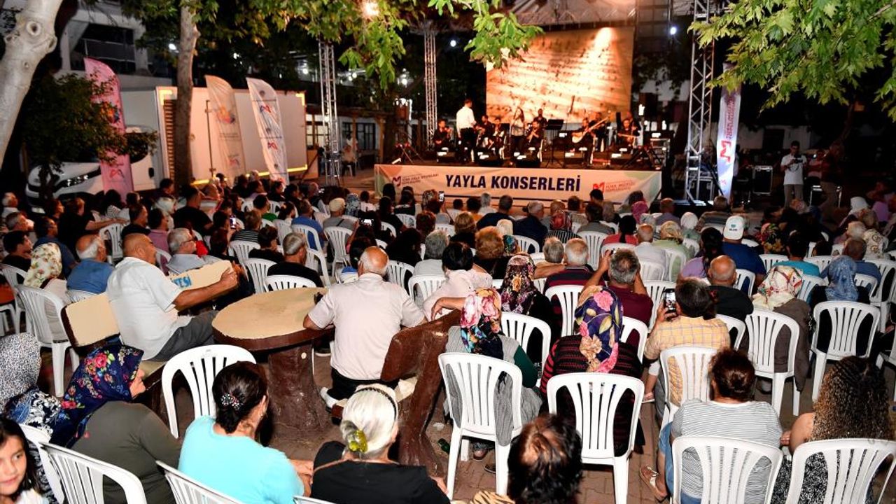 Mersin'de yaz akşamları yayla konserleriyle şenleniyor