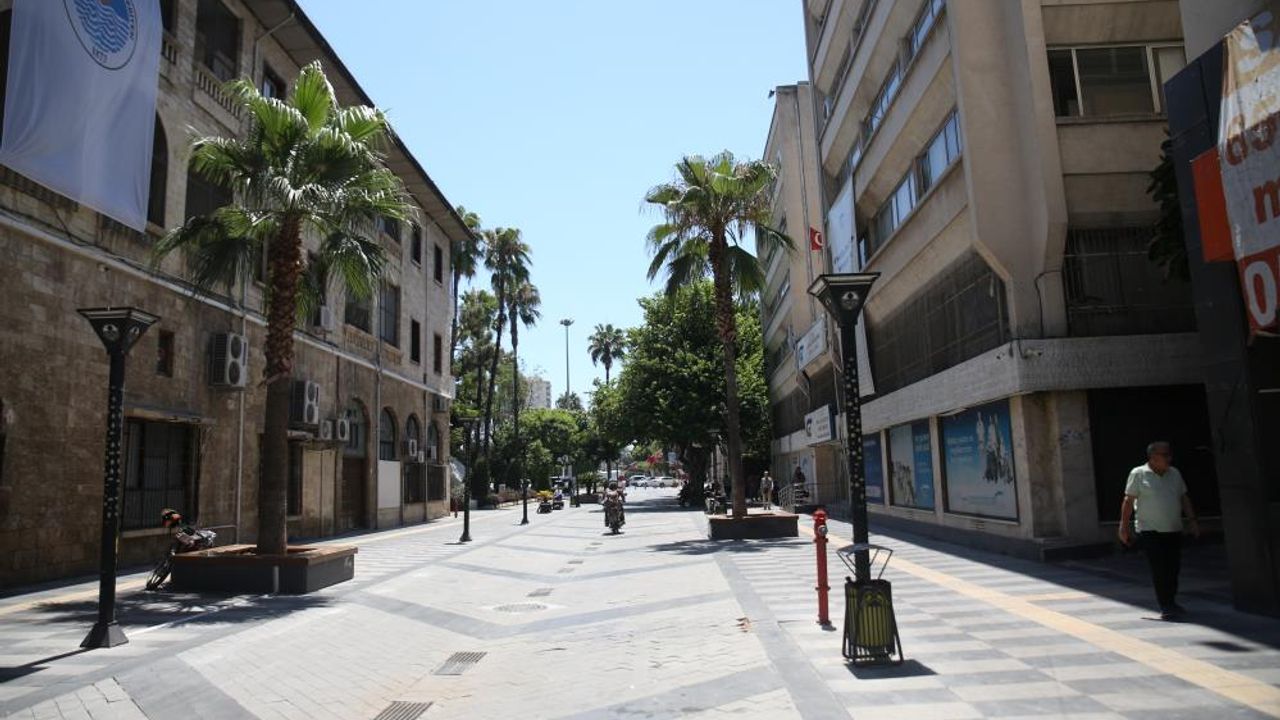 Sıcak hava, Mersin'de şehir merkezini boşalttı