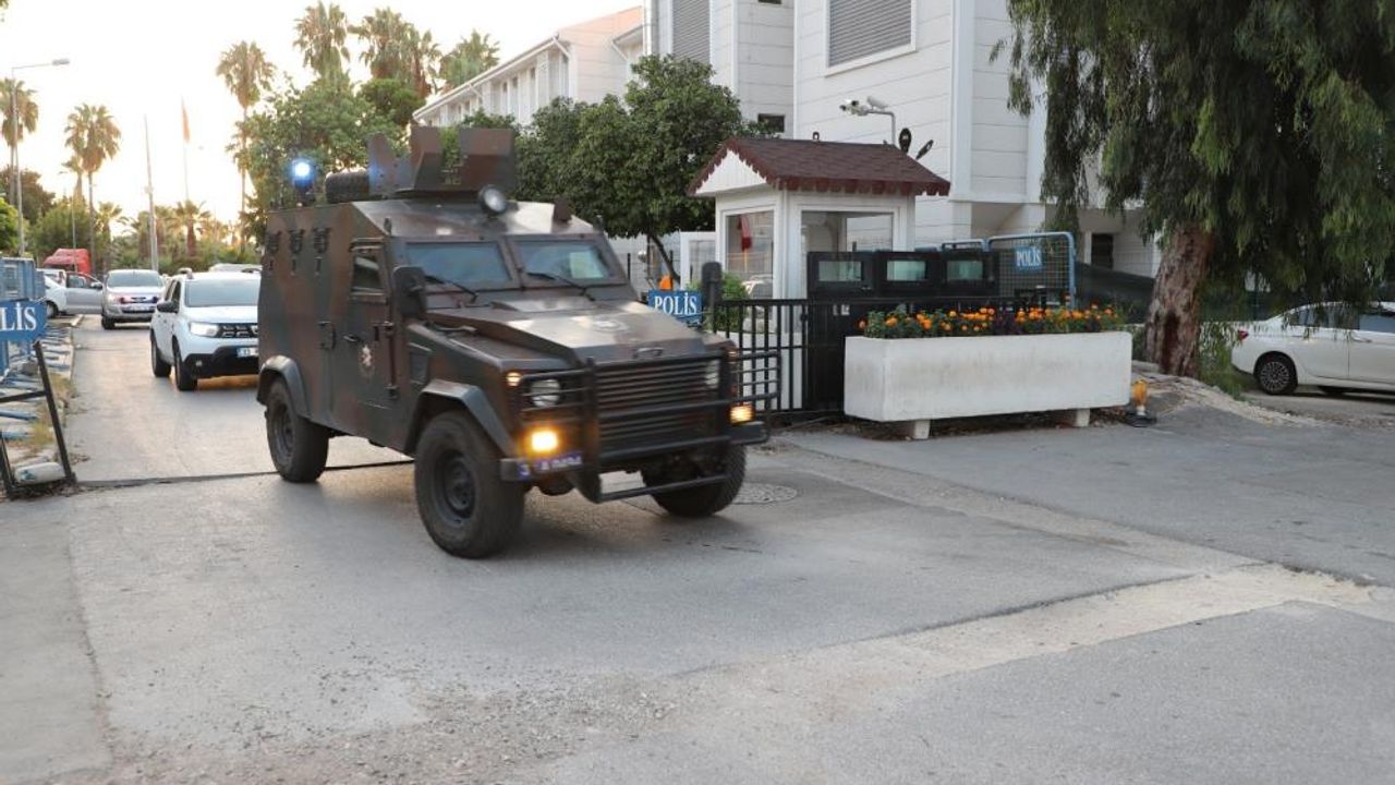 Mersin'de "tefecilere" operasyon: 4 gözaltı