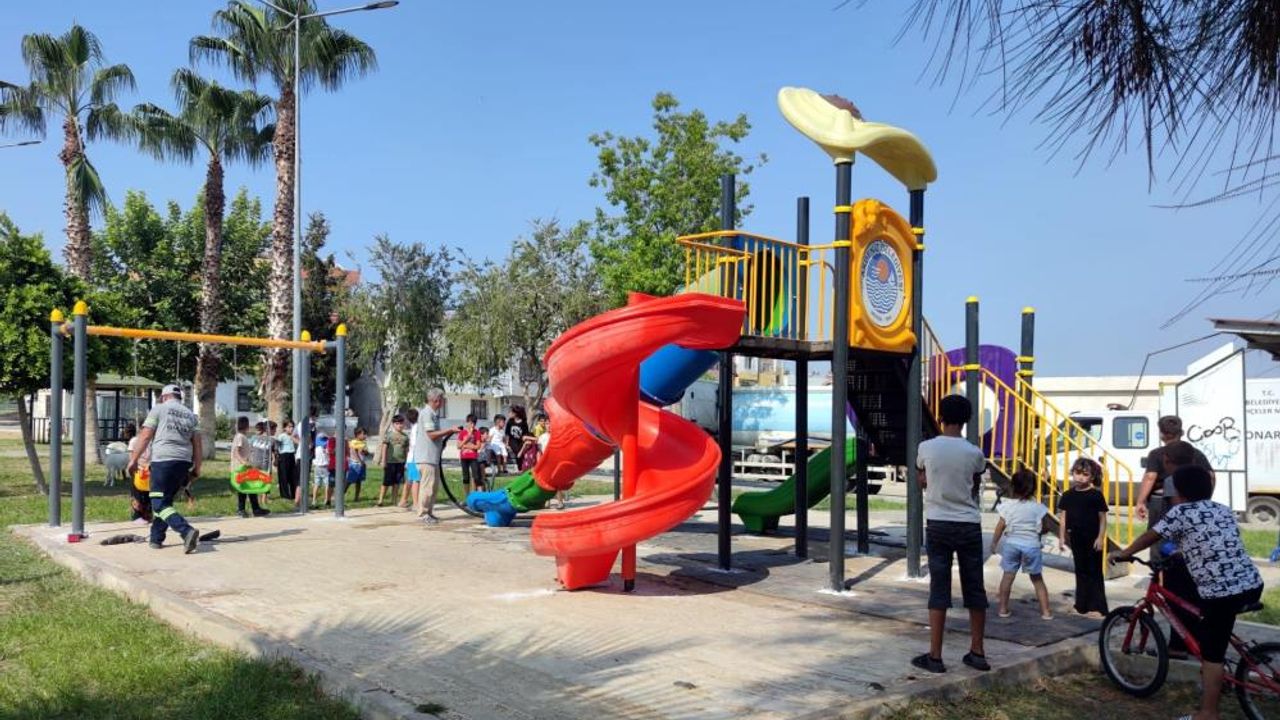 Akdeniz'de parklardaki oyun grupları yenileniyor