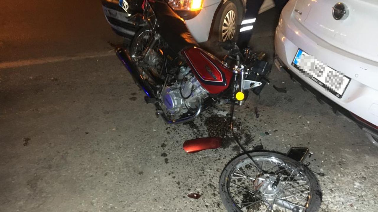 Mersin'de kazada ön tekeri kopan motosikletin sürücüsü yaralandı