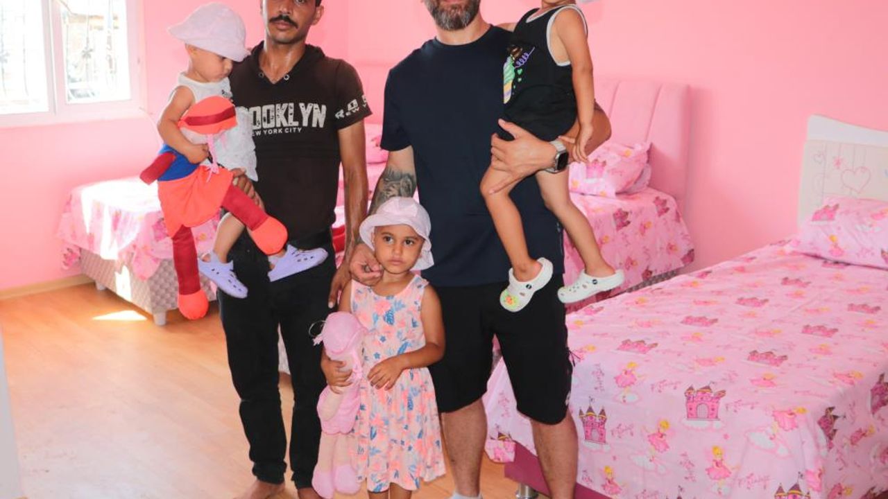 Adana'da annelerinin terk ettiği 3 çocuk ve babaya pembe boyalı ev kiralandı