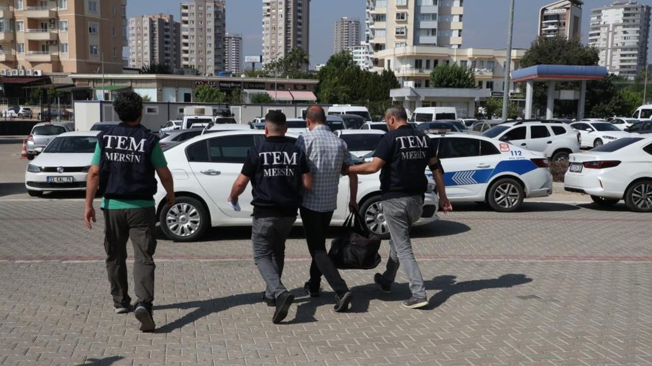 Mersin'de FETÖ'den hapis cezası bulunan eski emniyet amiri yakalanıp, tutuklandı