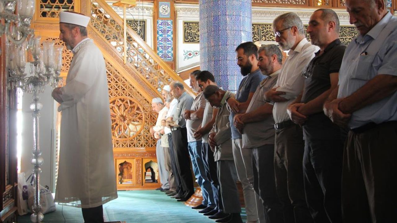 Mersin'de hayatını kaybeden Filistinliler için gıyabı cenaze namazı kılındı