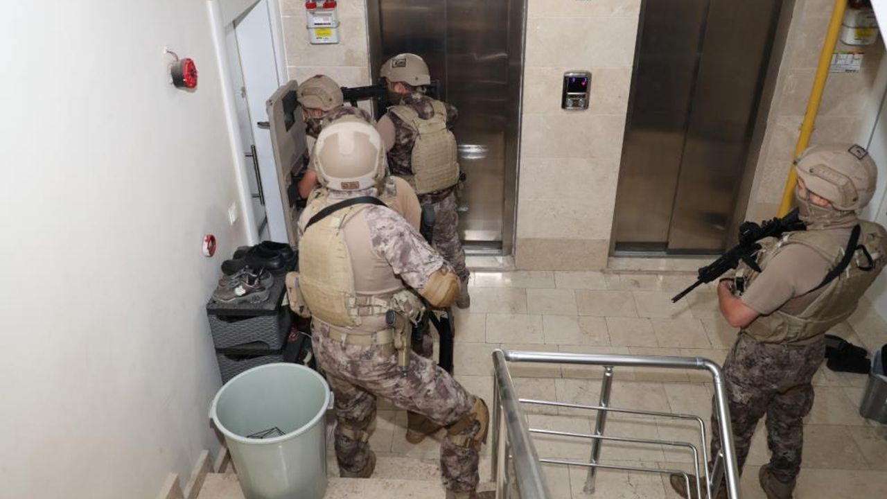 Mersin'de terör örgütlerine operasyon: 6 gözaltı