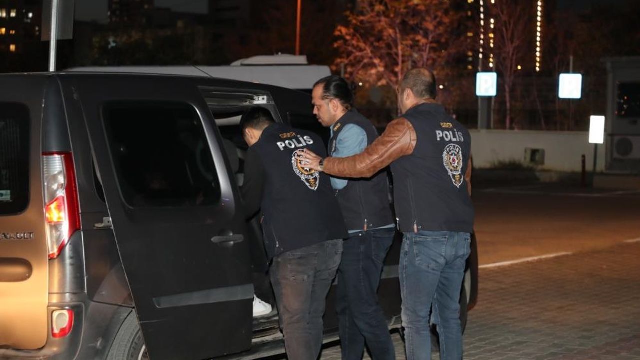 Mersin'de yasa dışı bahis oynatan 4 şüpheli gözaltına alındı