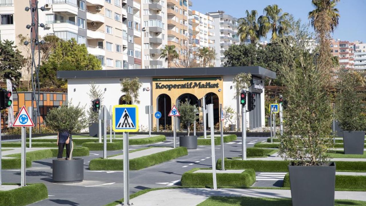 Mersin Büyükşehir Belediyesi kooperatif market hizmete açıldı