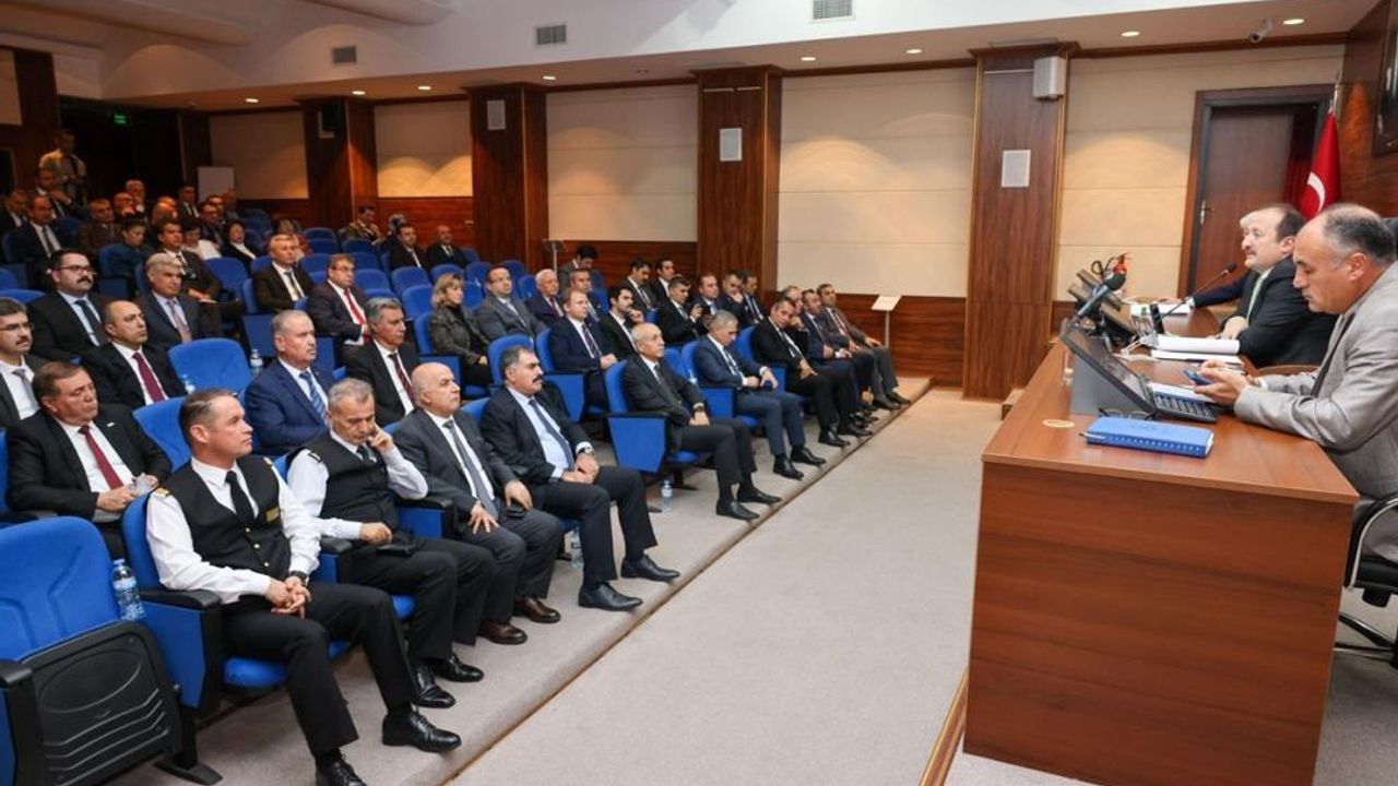 İl İdare Şube Başkanları Toplantısı Vali Pehlivan başkanlığında yapıldı