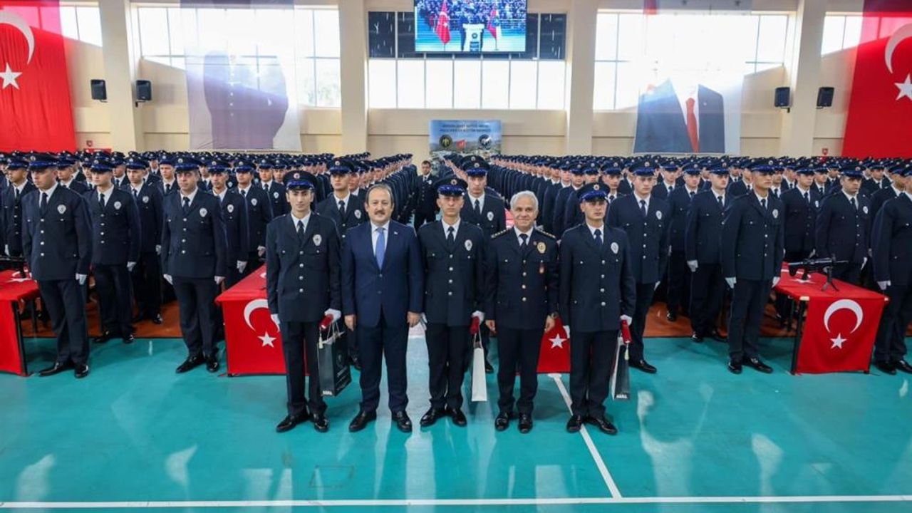Mersin'de 446 polis adayı mezun oldu