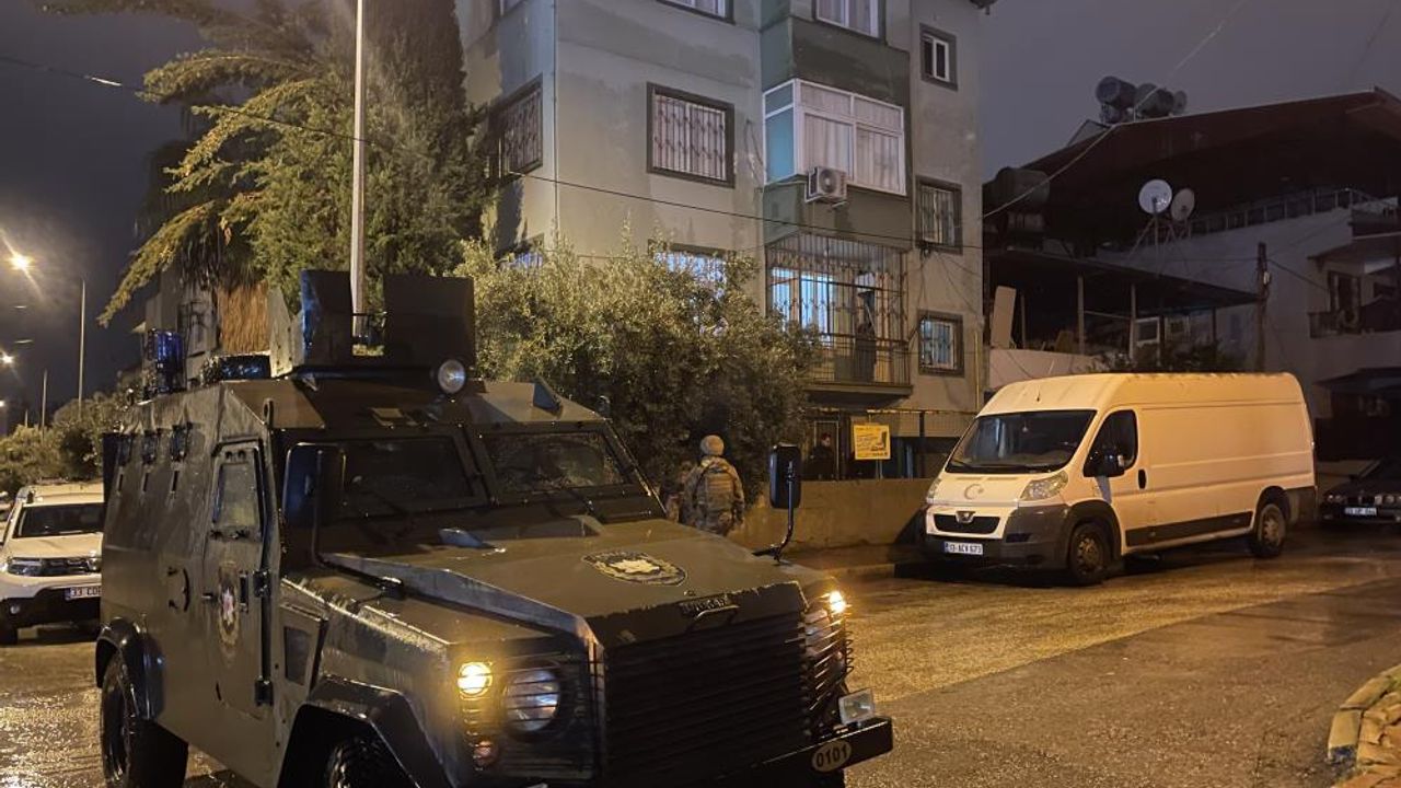Mersin'de 430 polisle 54 torbacıya şafak operasyonu