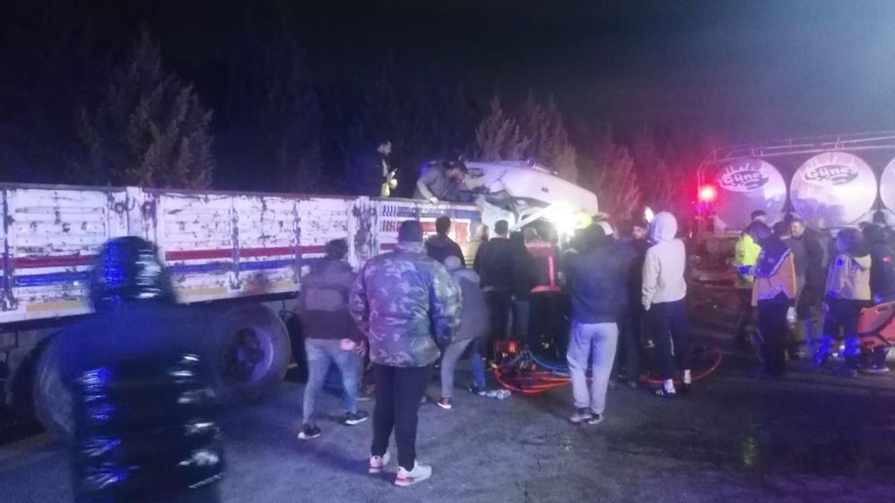 Mersin'de otoyolda zincirleme kaza: 2 yaralı