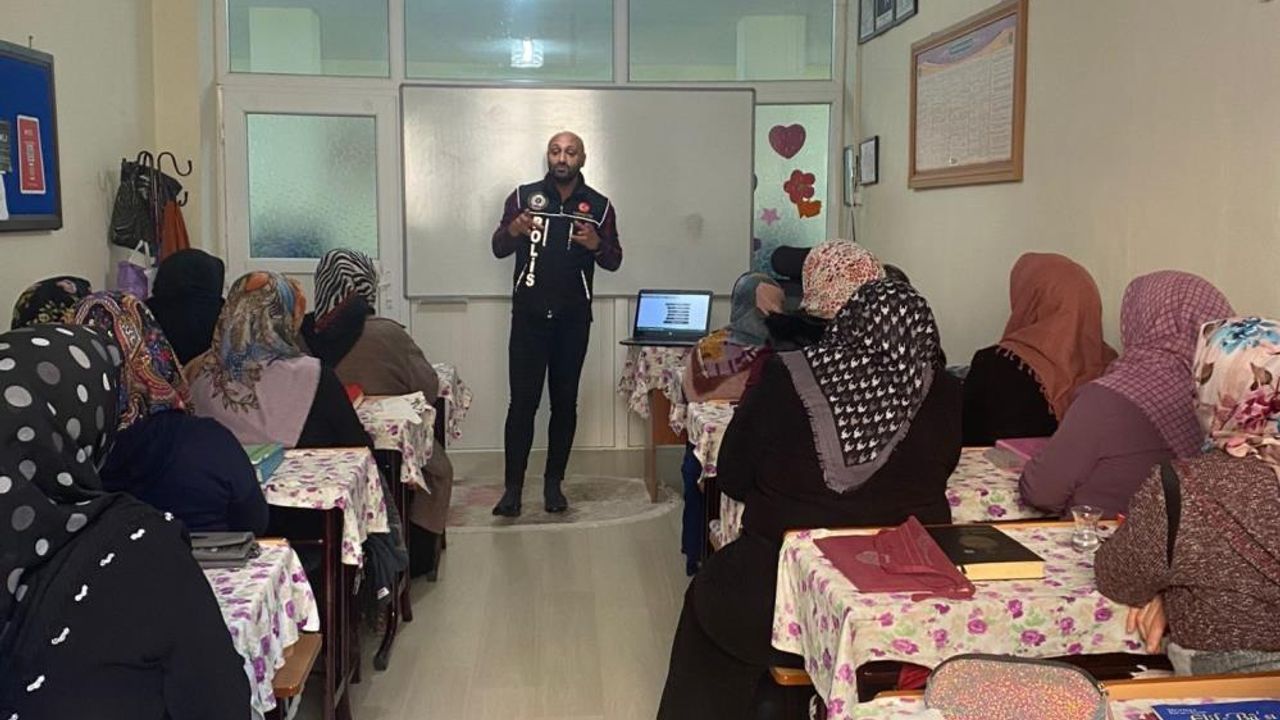 Mersin'de "En İyi Narkotik Polisi Anne" projesi eğitimleri sürüyor
