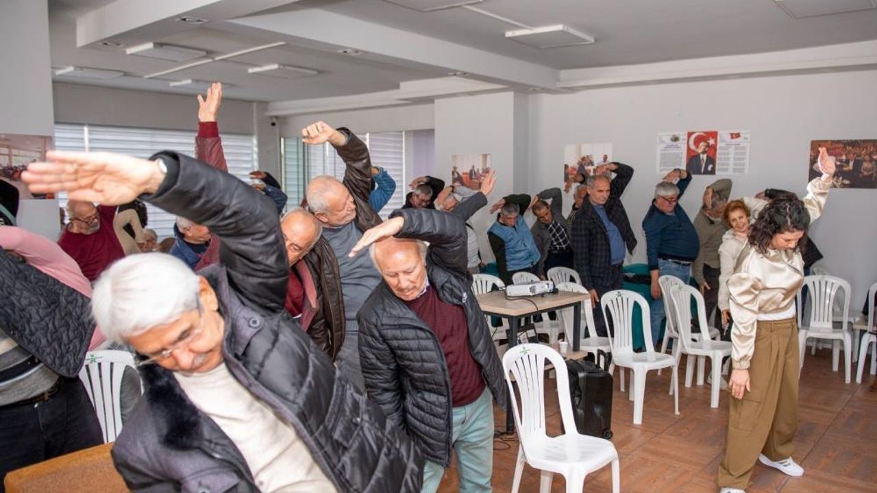 Mersin'de emekliler kansere karşı bilgilendirildi