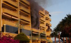 Mersin'de ev sahipleri yürüyüşteyken, yazlık daire yandı