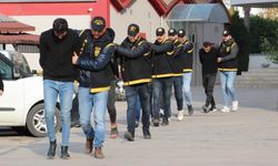 Adana'da esnafı 'Kimliğiniz DEAŞ'ın eline geçti' diyerek 750 bin TL dolandırdılar