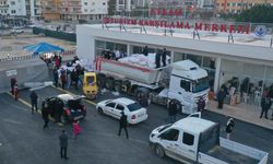 Mersin'de yardım dolu tırlar deprem bölgesine gönderildi