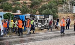 Mersin'de işçileri taşıyan servis devrildi: 8 yaralı