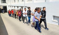 Aralarında eczacı kalfaları da var: Adana'da uyuşturucu etkili ilaçları satan 7 şüpheli tutuklandı