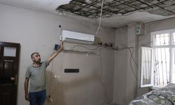 Adana'da depremden hasarsız çıkan evin tavanı çöktü