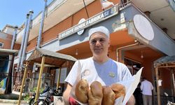Tarsus Belediyesi, ucuz ekmeği halkla buluşturmaya devam ediyor