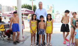 Başkan Tarhan, deprem bölgesinden gelen çocuklarla buluştu
