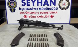 Adana'da kadının pazar arabasından uzun namlulu silah çıktı