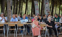 Emekliler, Cumhuriyet coşkusunu Tarsus Gençlik Kampında da yaşadı