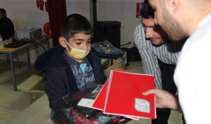 Ülkü Ocaklarından Tunceli’deki kardeş okullara giysi ve kırtasiye yardımı